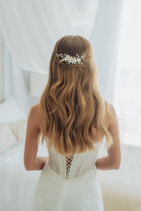 The A Gold Hair Comb<div>(תכשיט שיער לכלה)