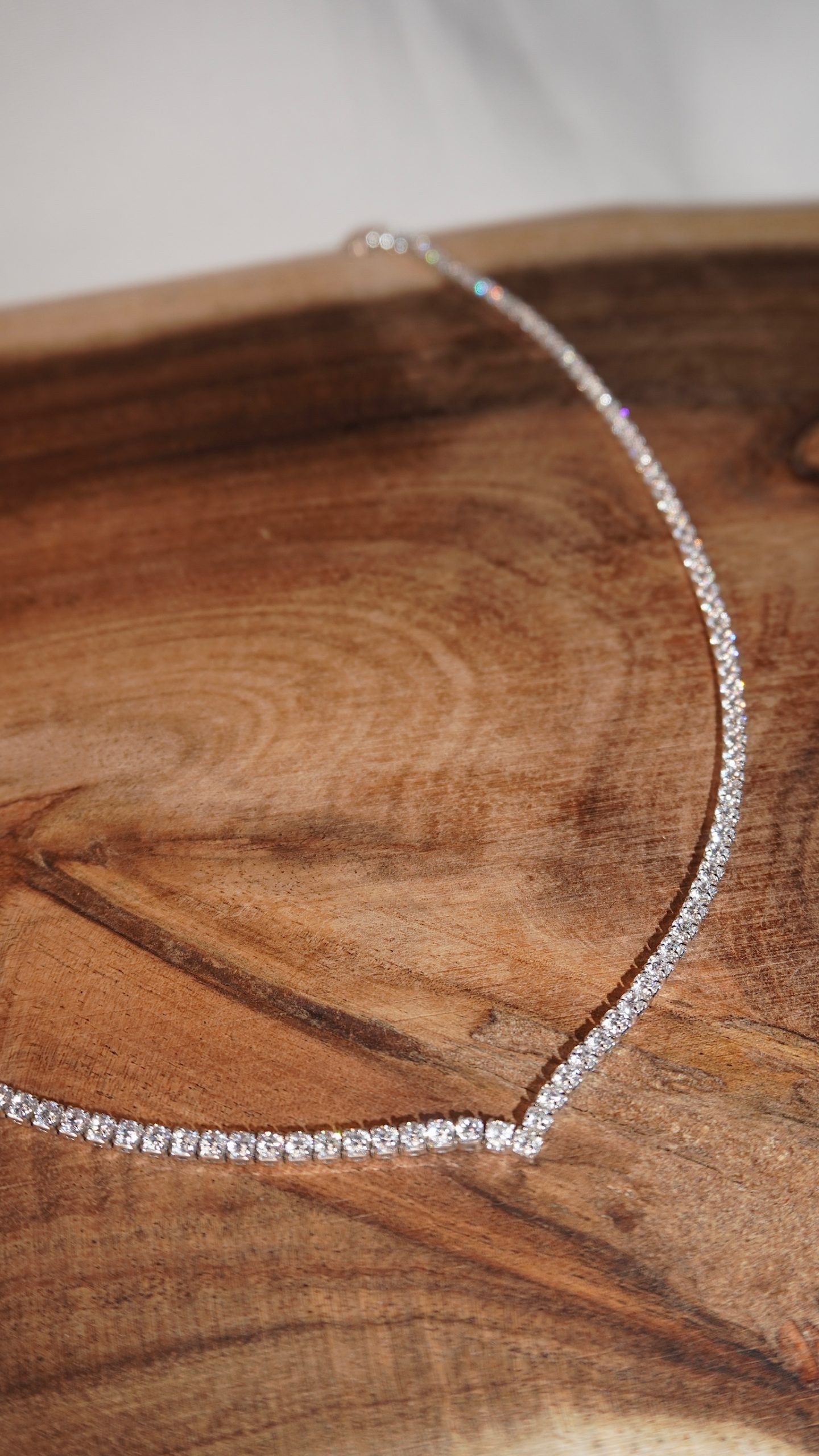 The A V Tennis necklace(שרשרת טניס)