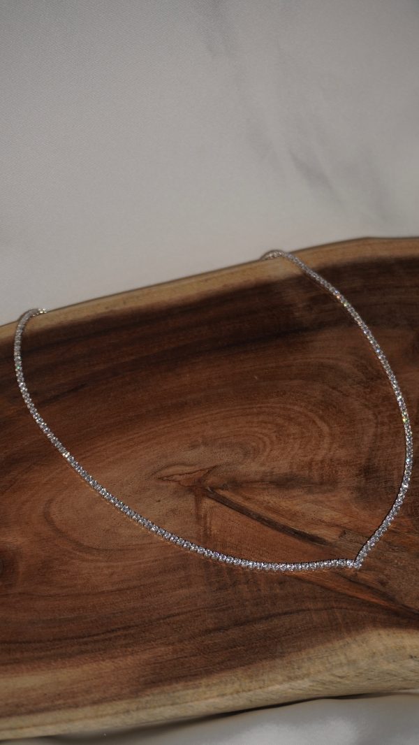 The A V Tennis necklace<div>(שרשרת טניס)
